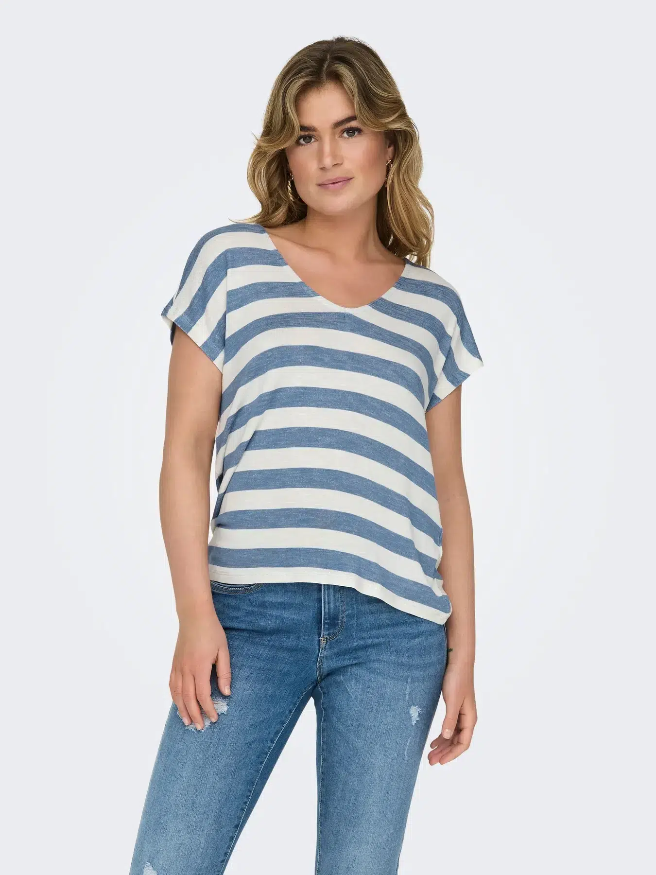 15252103 ONLLIRA S/S V-NECK TOP JRS NOOS