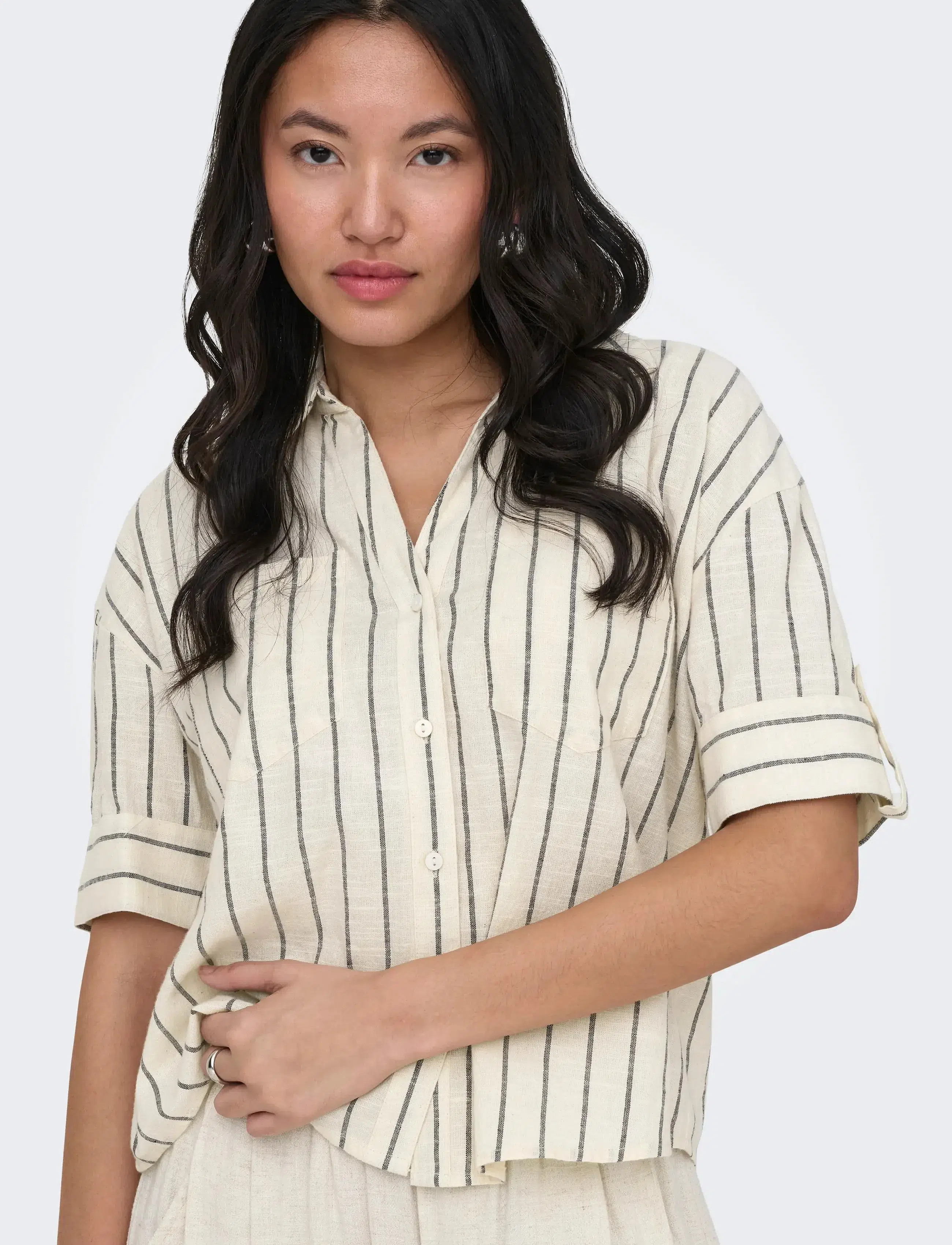 15372608 ONLTIZANA STRIPE S/S SHIRT WVN NOOS