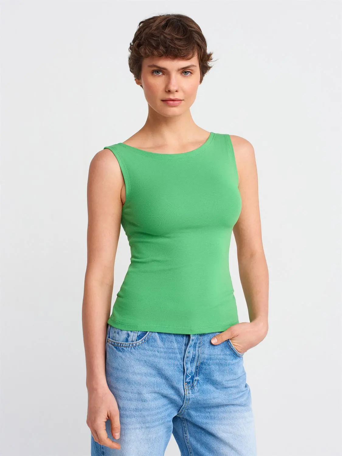 20868 DİLVİN KAYIK YAKA KOLSUZ TOP T-SHIRT - YEŞİL