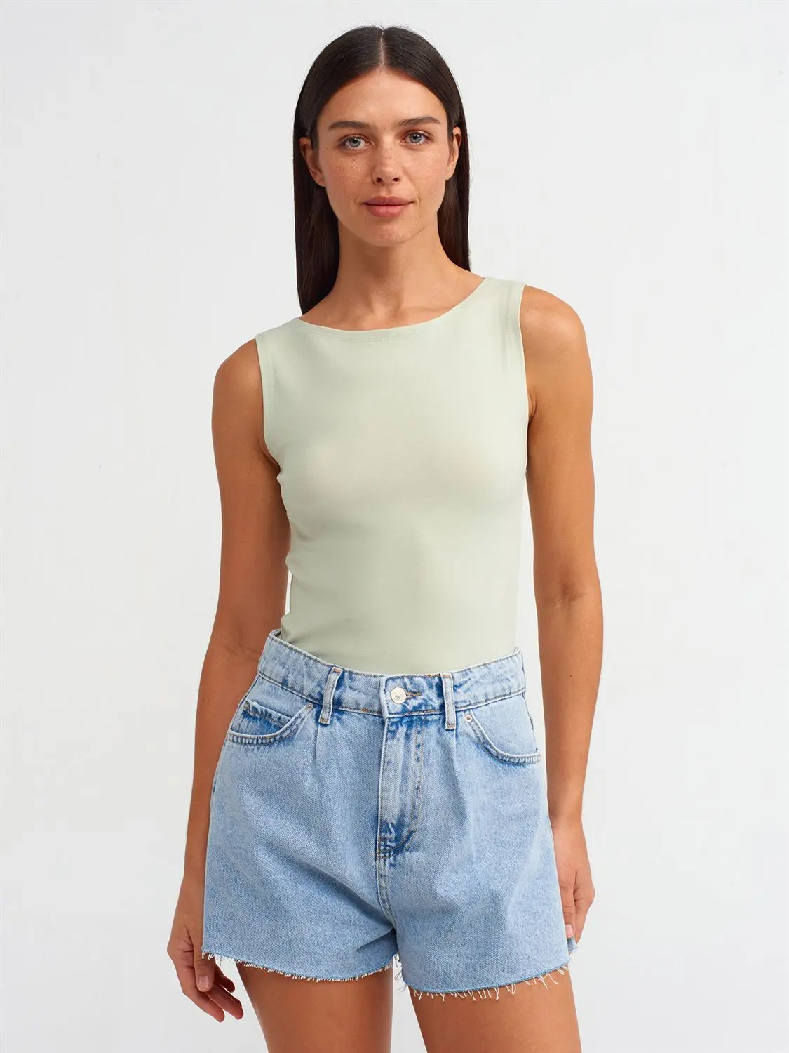 20868 DİLVİN KAYIK YAKA KOLSUZ TOP T-SHIRT - MİNT