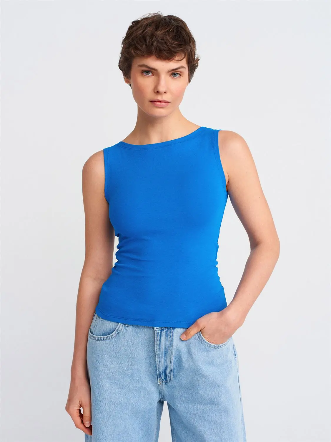 20868 DİLVİN KAYIK YAKA KOLSUZ TOP T-SHIRT - SAKS