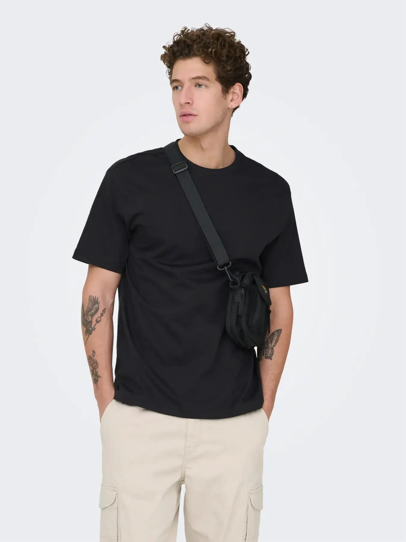 22022532 ONSFRED LIFE RLX SS TEE NOOS - BLACK