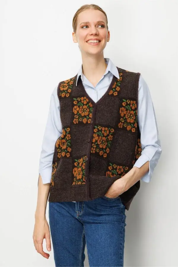 24084 DESEN TRİKO PITIRCIK ÇİÇEKLİ PATCHWORK KEÇE YELEK - K.KAHVE-TARÇIN