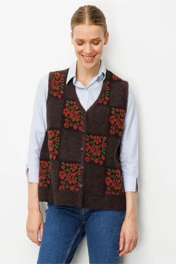 24084 DESEN TRİKO PITIRCIK ÇİÇEKLİ PATCHWORK KEÇE YELEK - K.KAHVE-KİREMİT