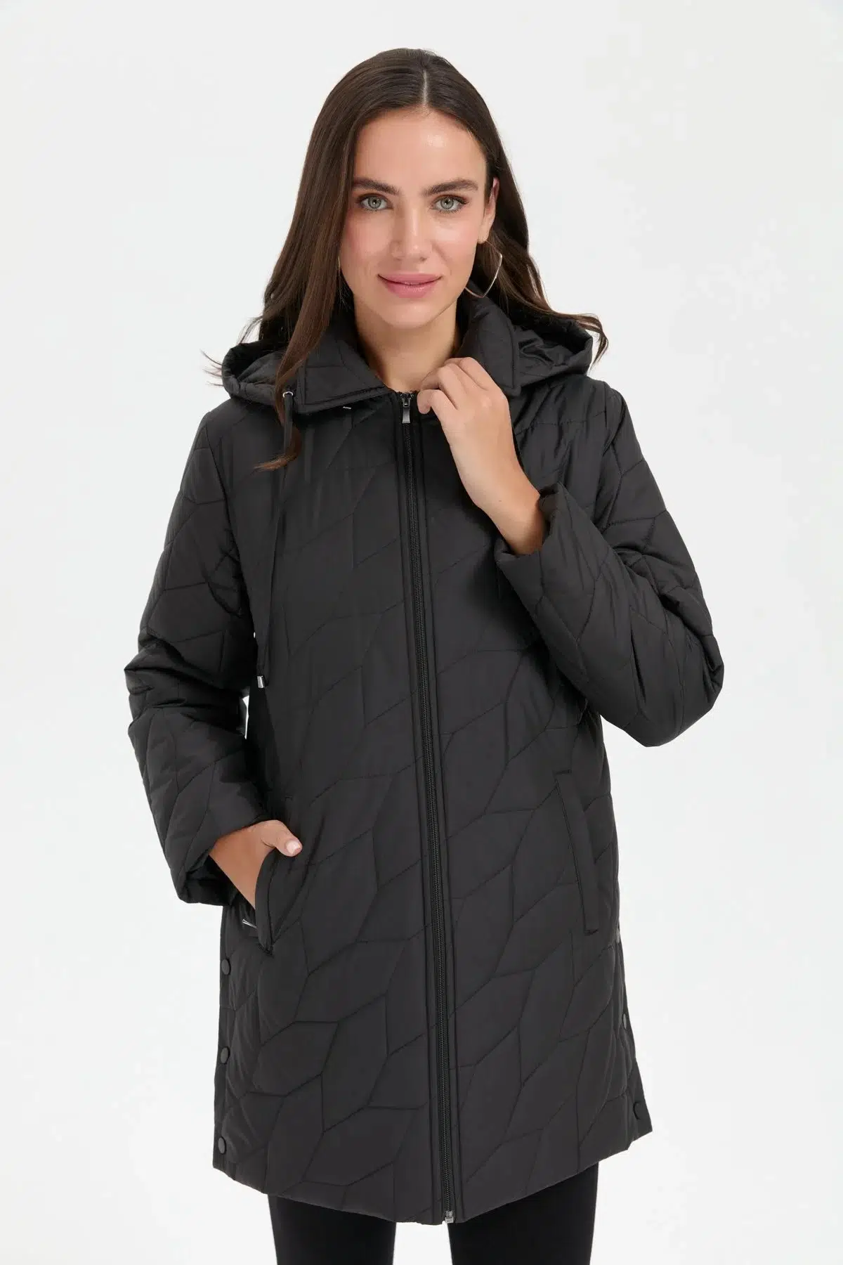 24419 DESEN TFS YANLARI ÇITÇITLI İRİ YAPRAK DESENLİ PY ARA BOY KAPİTONE KABAN - SİYAH