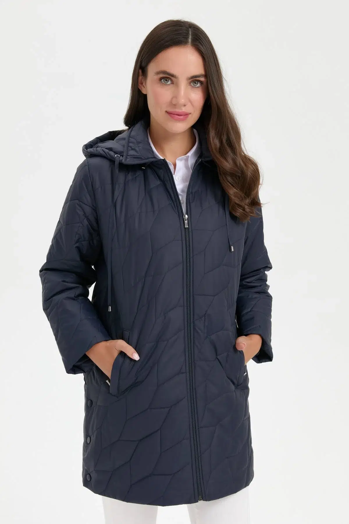 24419 DESEN TFS YANLARI ÇITÇITLI İRİ YAPRAK DESENLİ PY ARA BOY KAPİTONE KABAN - LACİVERT