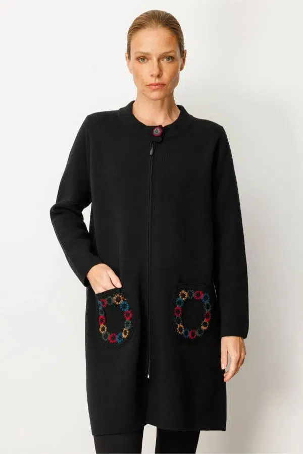 25023 DESEN DİK YAKA CEBİ TIĞLAMALI UZUN YÜN TRİKO KABAN