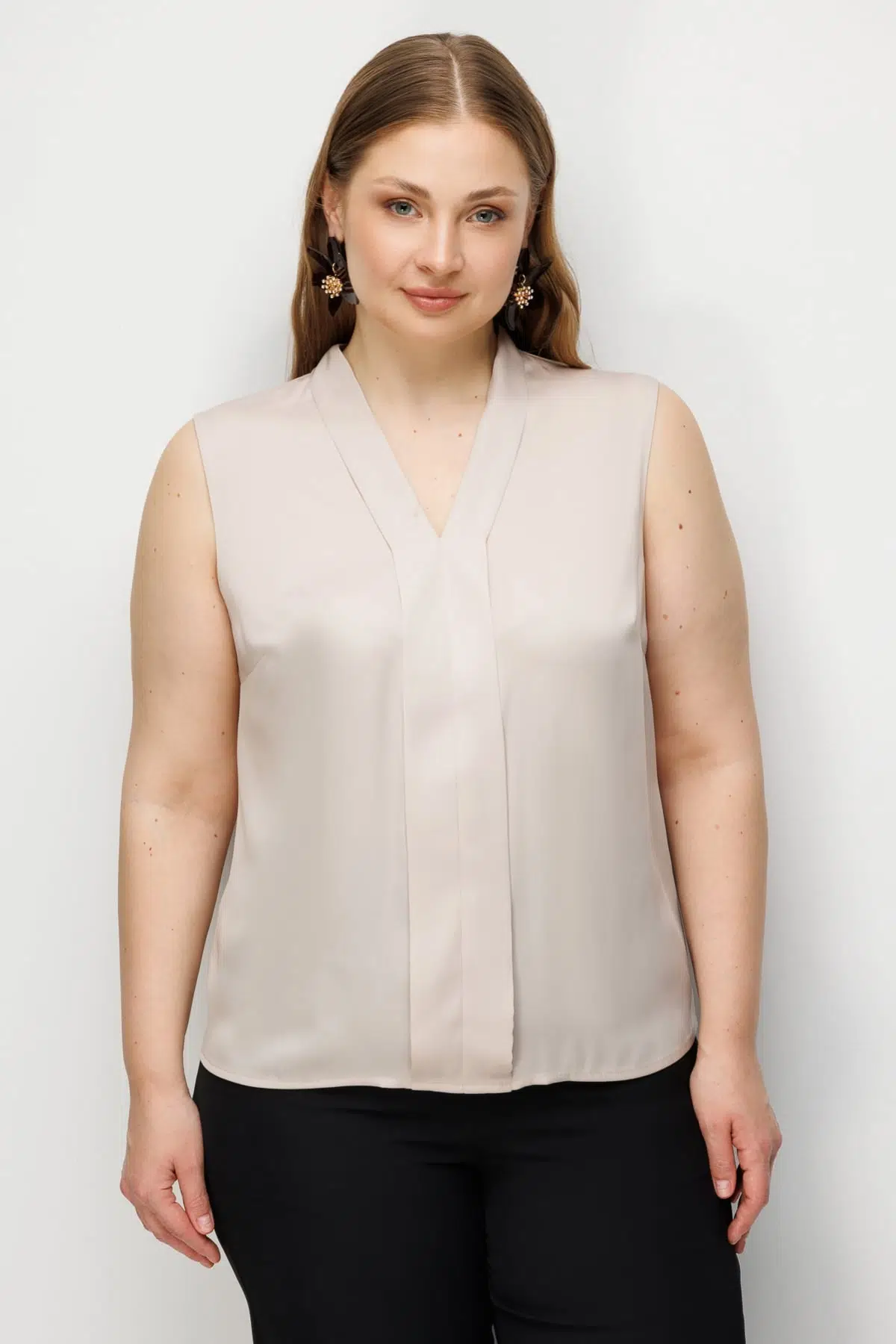 2504 Ekol Yakası Şeritli Kolsuz Büyük Beden Bluz - BEJ