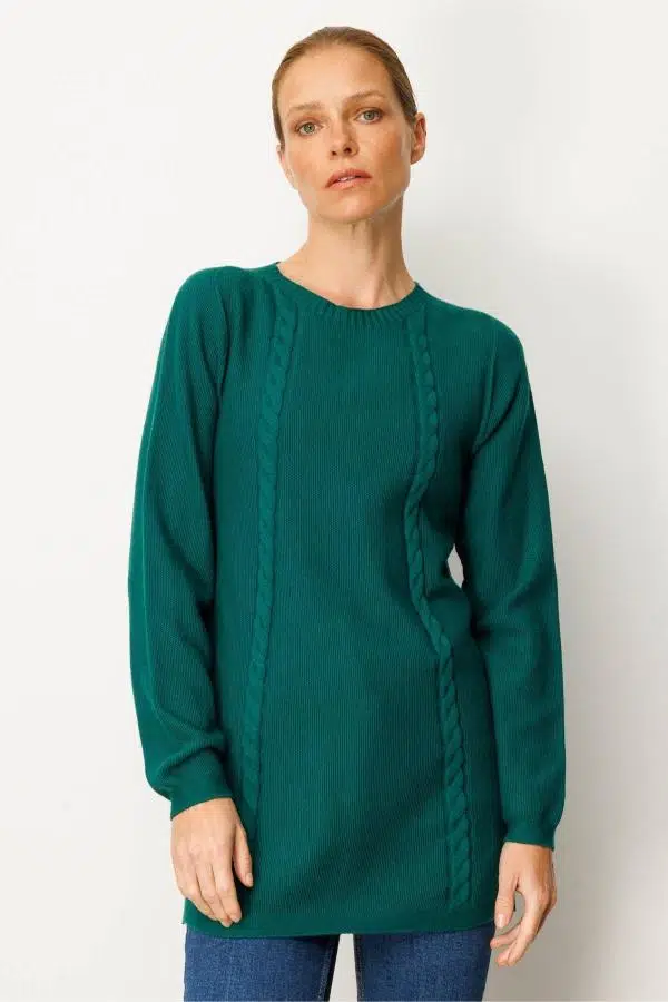 25266 DESEN TRİKO YANI YIRTMAÇLI ÖNÜ VEREV SAÇLI PİRİNÇ ÖRGÜ BAYAN BLUZ