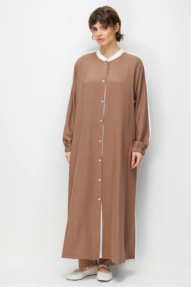 261590 MİCCA %100 Doğal LyoCELL Dökümlü Soft Hissiyat Spor Bant Detaylı Maxi Tunik Ferace - KAHVE