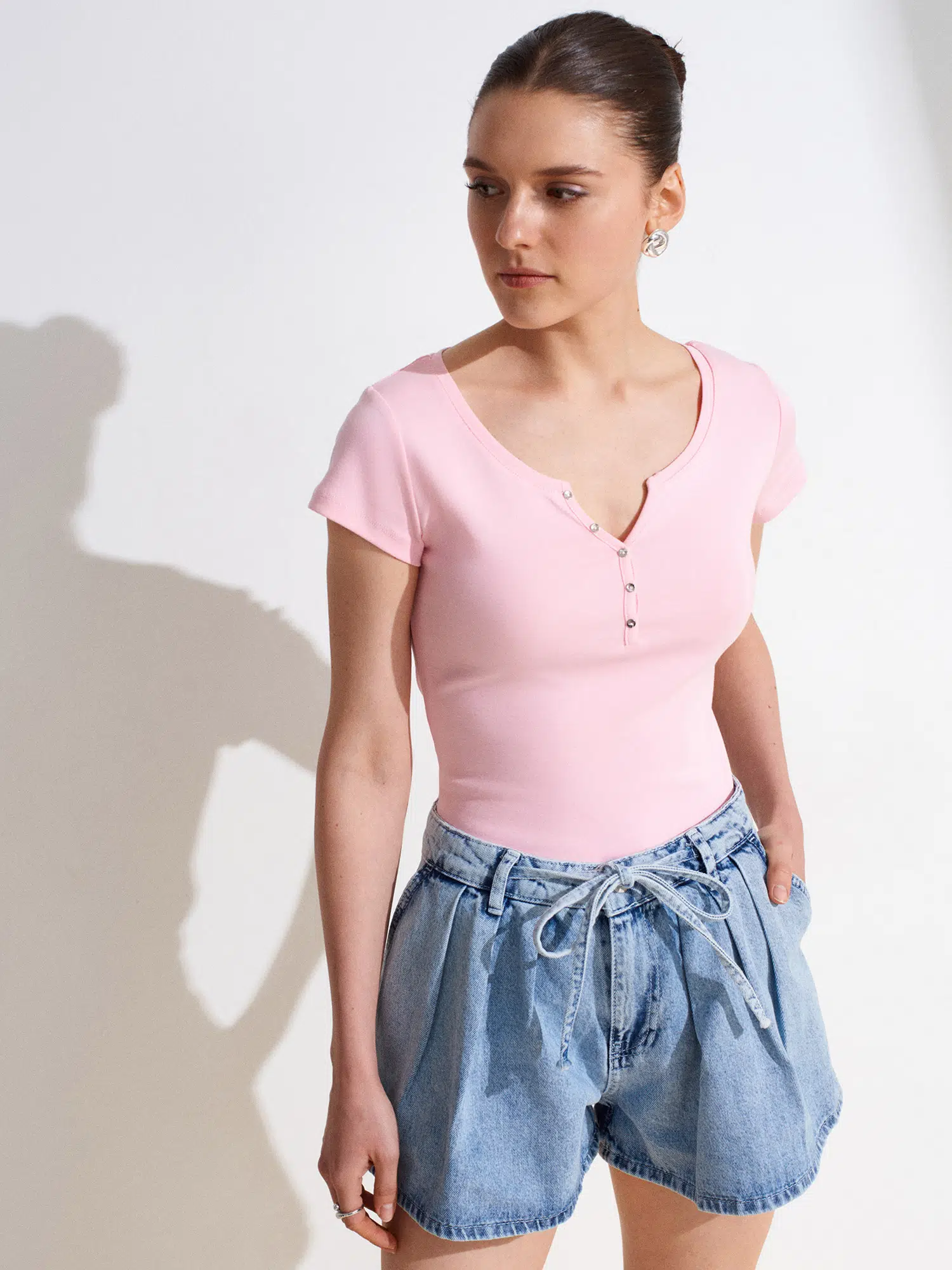32688 DİLVİN DÜĞME DETAYLI T-SHIRT