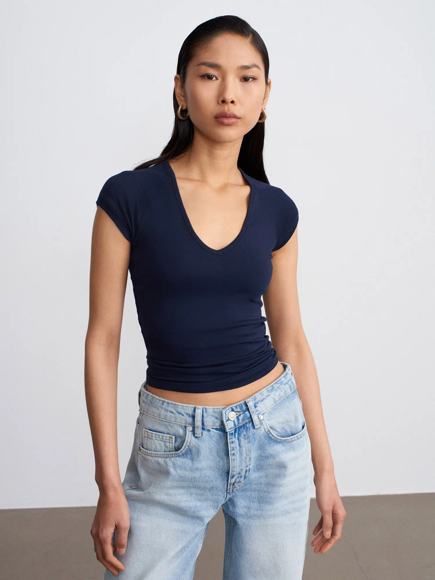 32894 DİLVİN V YAKA T-SHIRT