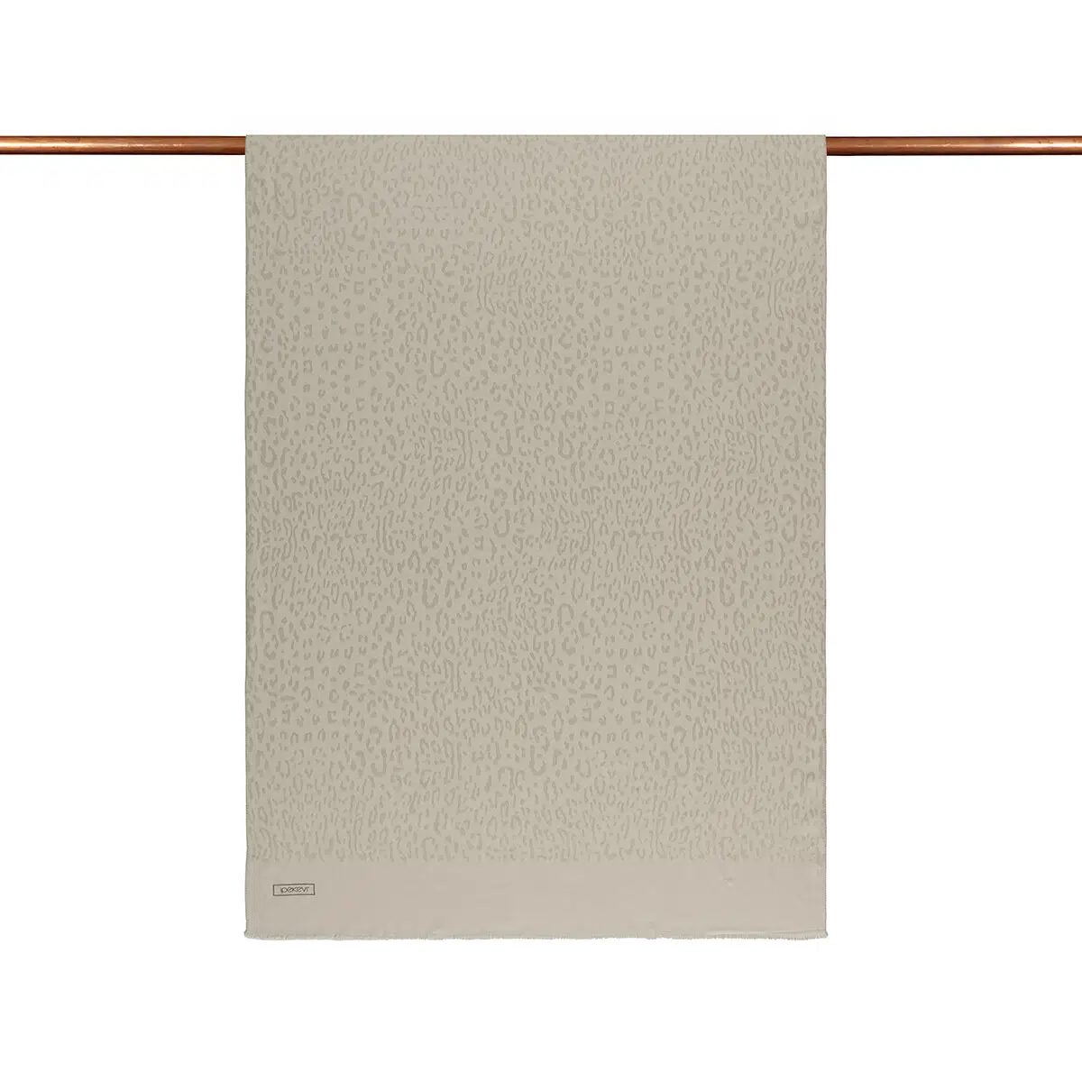 4470 İPEKEVİ DÖRT MEVSİM LEOPAR DESENLİ MONOGRAM ŞAL - KUM BEYAZI
