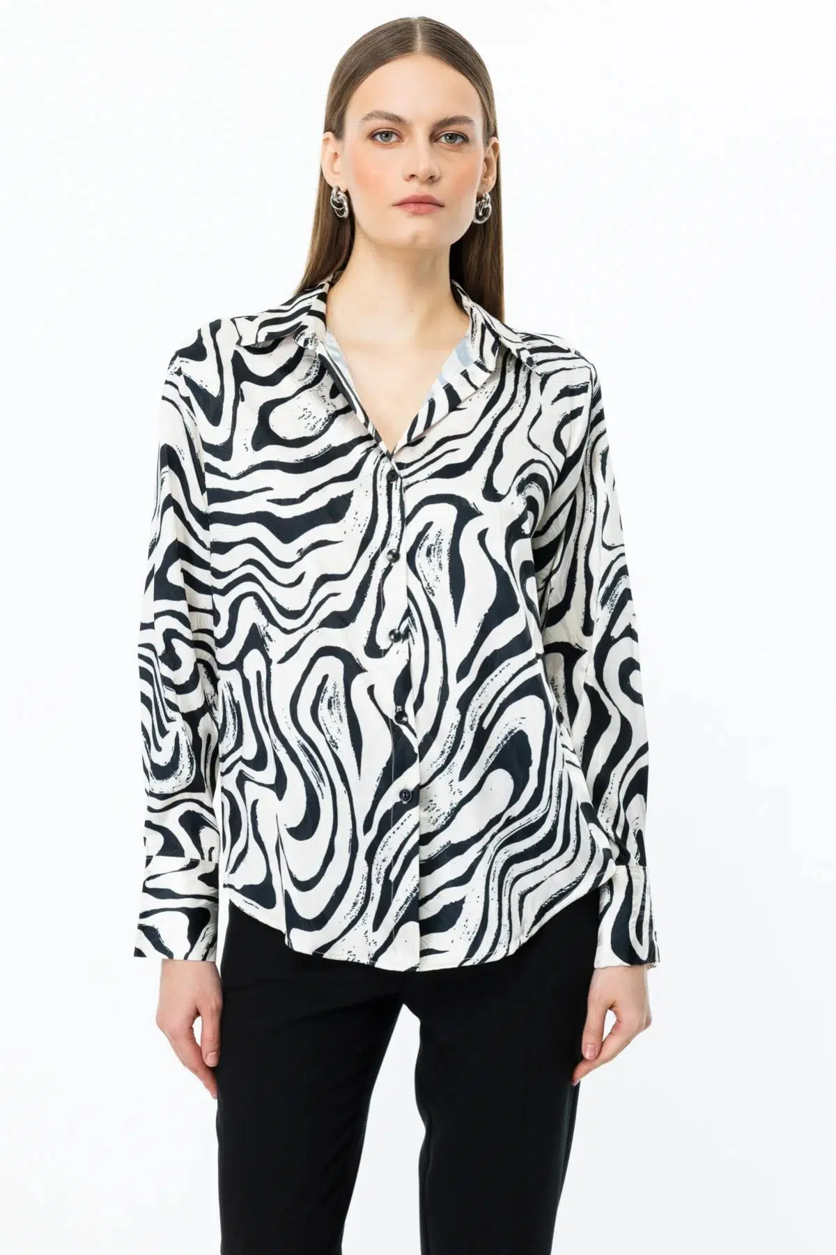 54407 ONTEKS DESENLİ SATEN GÖMLEK