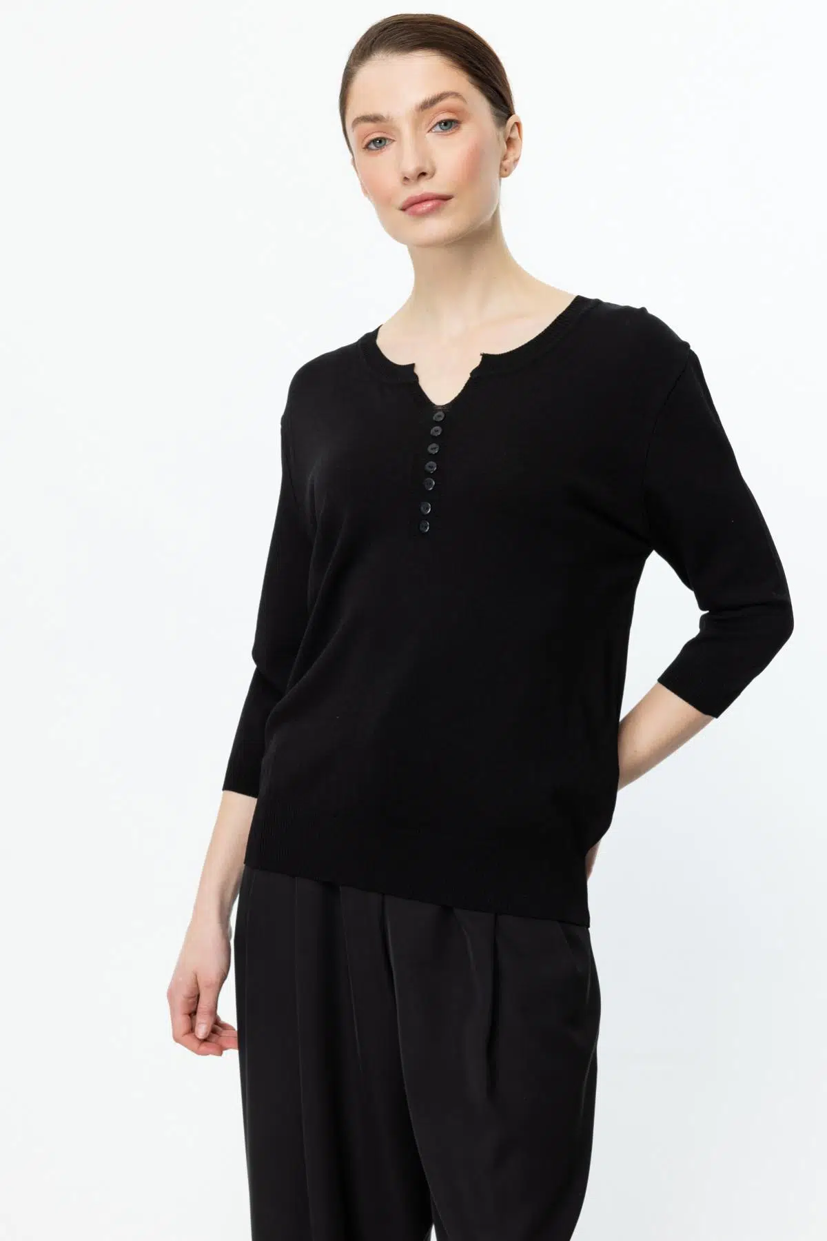 56359 ONTEKS CEP DETAYLI DÜĞPMELİ YARIM KOL TRİKO BLUZ