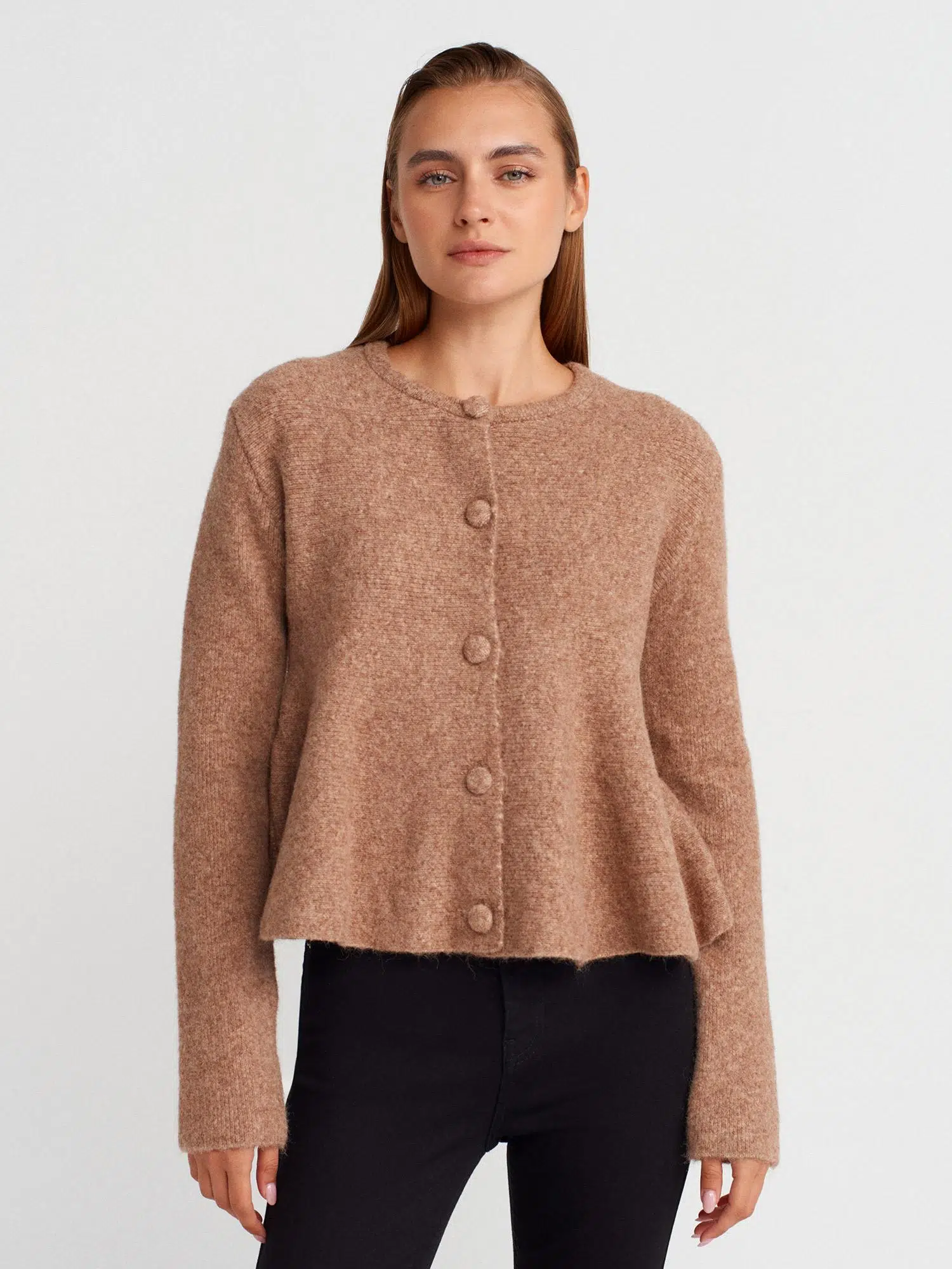 60985 DİLVİN YUMUŞAK DOKULU PEPLUM DÜĞMELİ TRİKO HIRKA