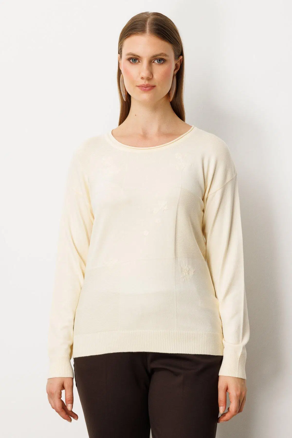 65359 ONTEKS KAZAK ÇİÇEK İŞLEMELİ DİK YAKA