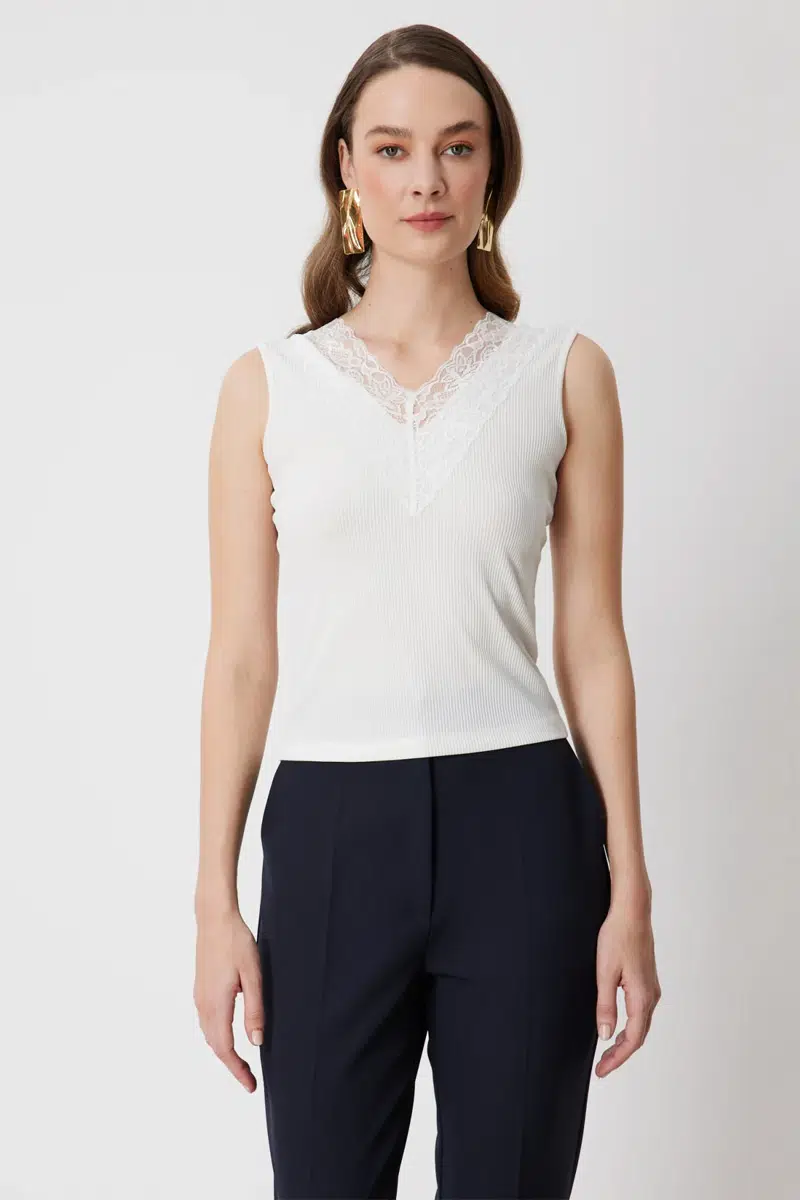 71420 ONTEKS BLUZ DANTELLİ V YAKA KOLSUZ
