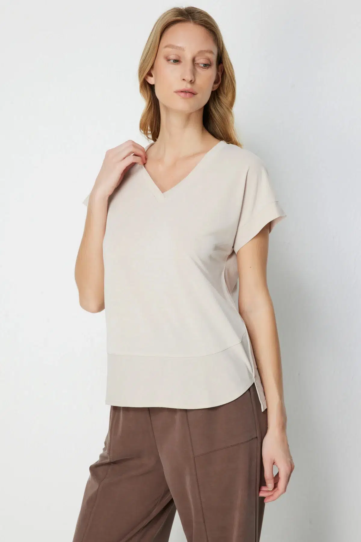 71475 ONTEKS BLUZ V YAKA KISA KOL - TAŞ