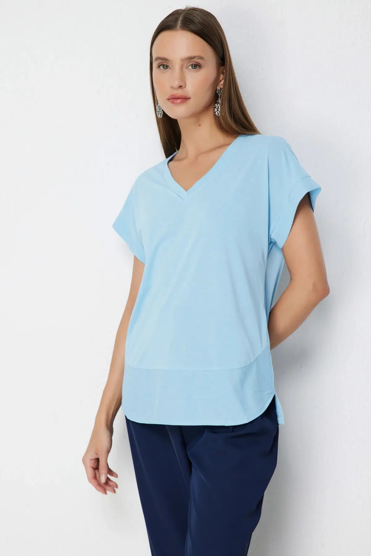 71475 ONTEKS BLUZ V YAKA KISA KOL - AÇIK MAVİ