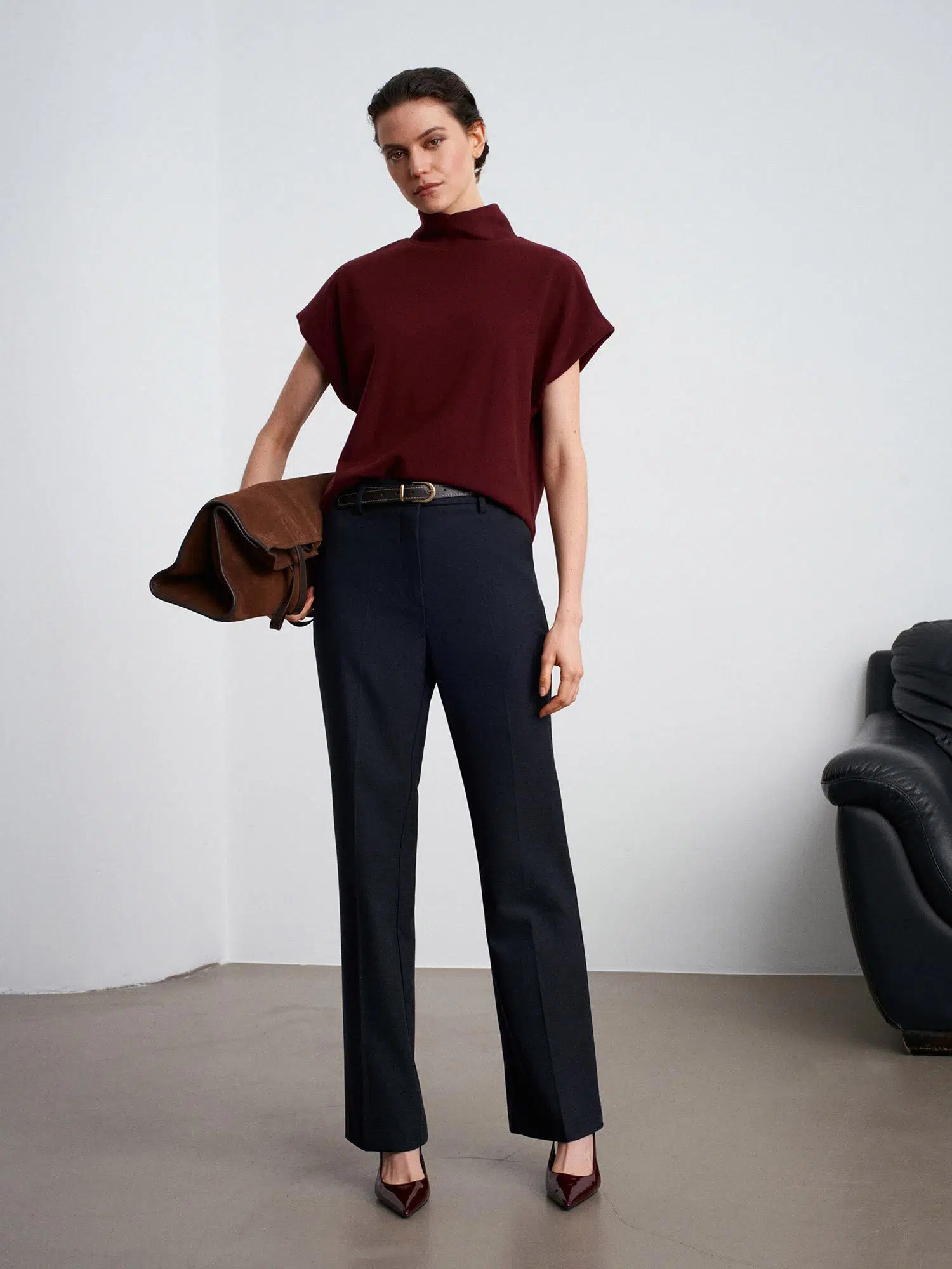 72208 DİLVİN KEMERLİ DÜZ FİT PANTOLON