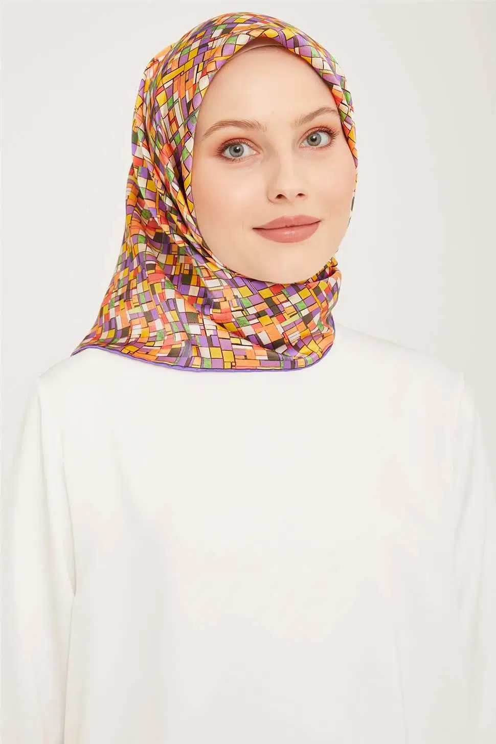 9004 ARMİNE EŞARP