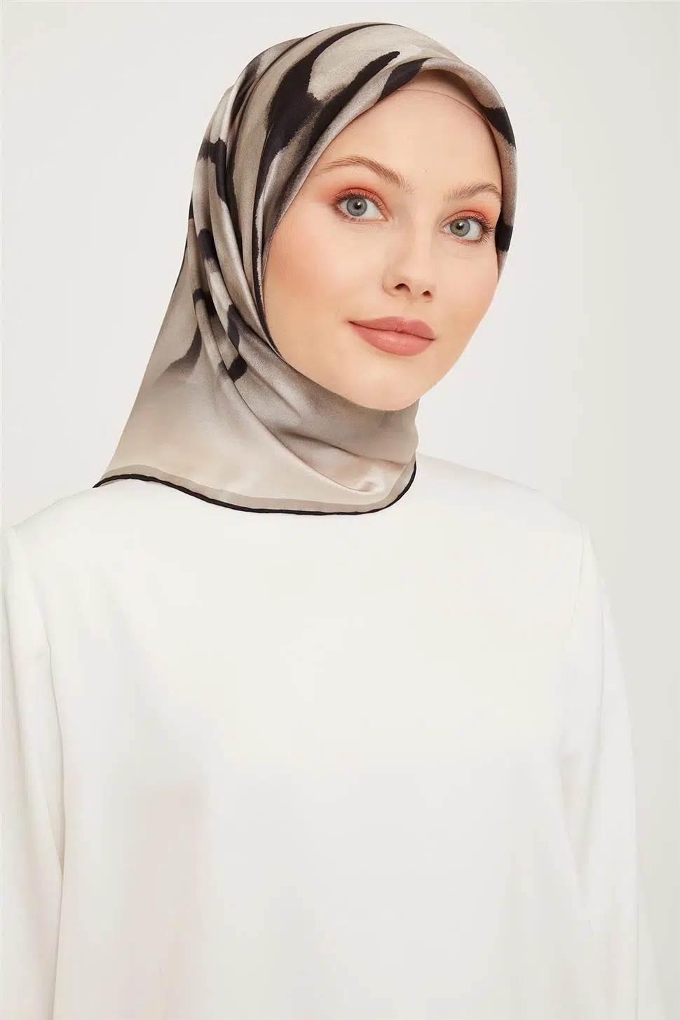 9020 ARMİNE EŞARP