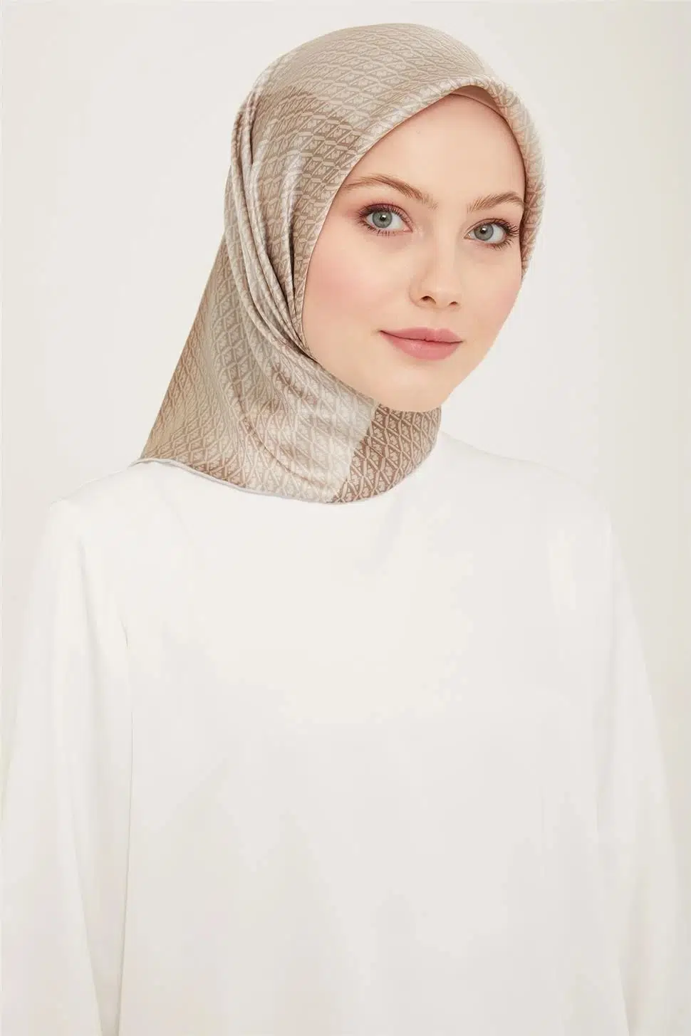 9104 ARMİNE EŞARP - 33