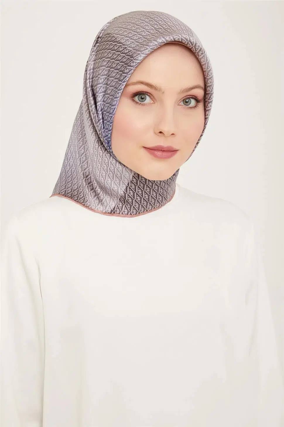 9104 ARMİNE EŞARP - 85