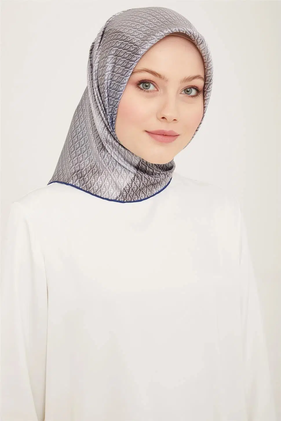 9104 ARMİNE EŞARP - 80
