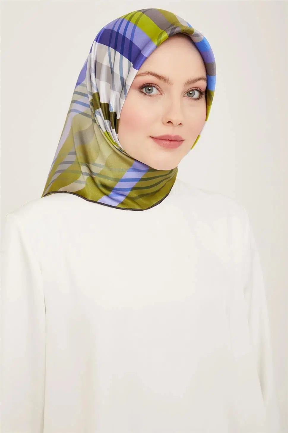 9107 ARMİNE EŞARP - 51