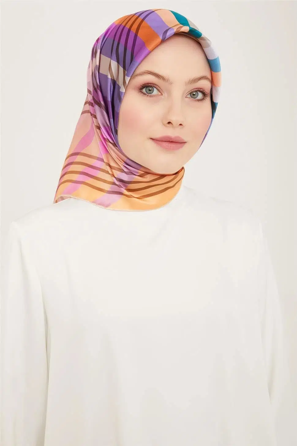 9107 ARMİNE EŞARP