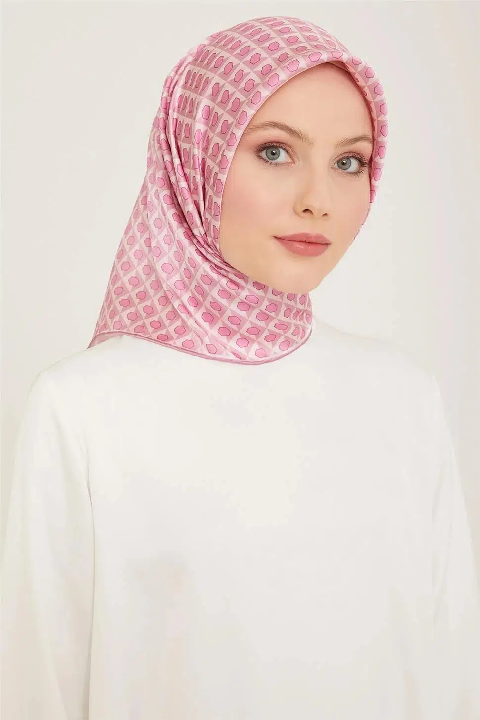 9109 ARMİNE EŞARP - 01