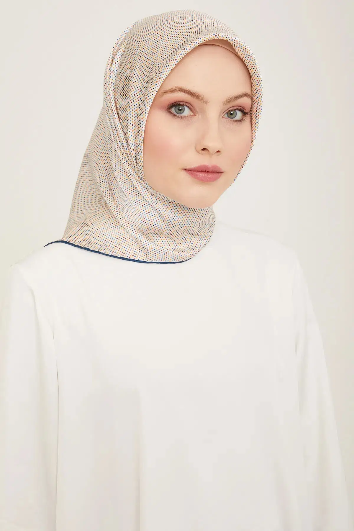 9113 ARMİNE EŞARP - 33