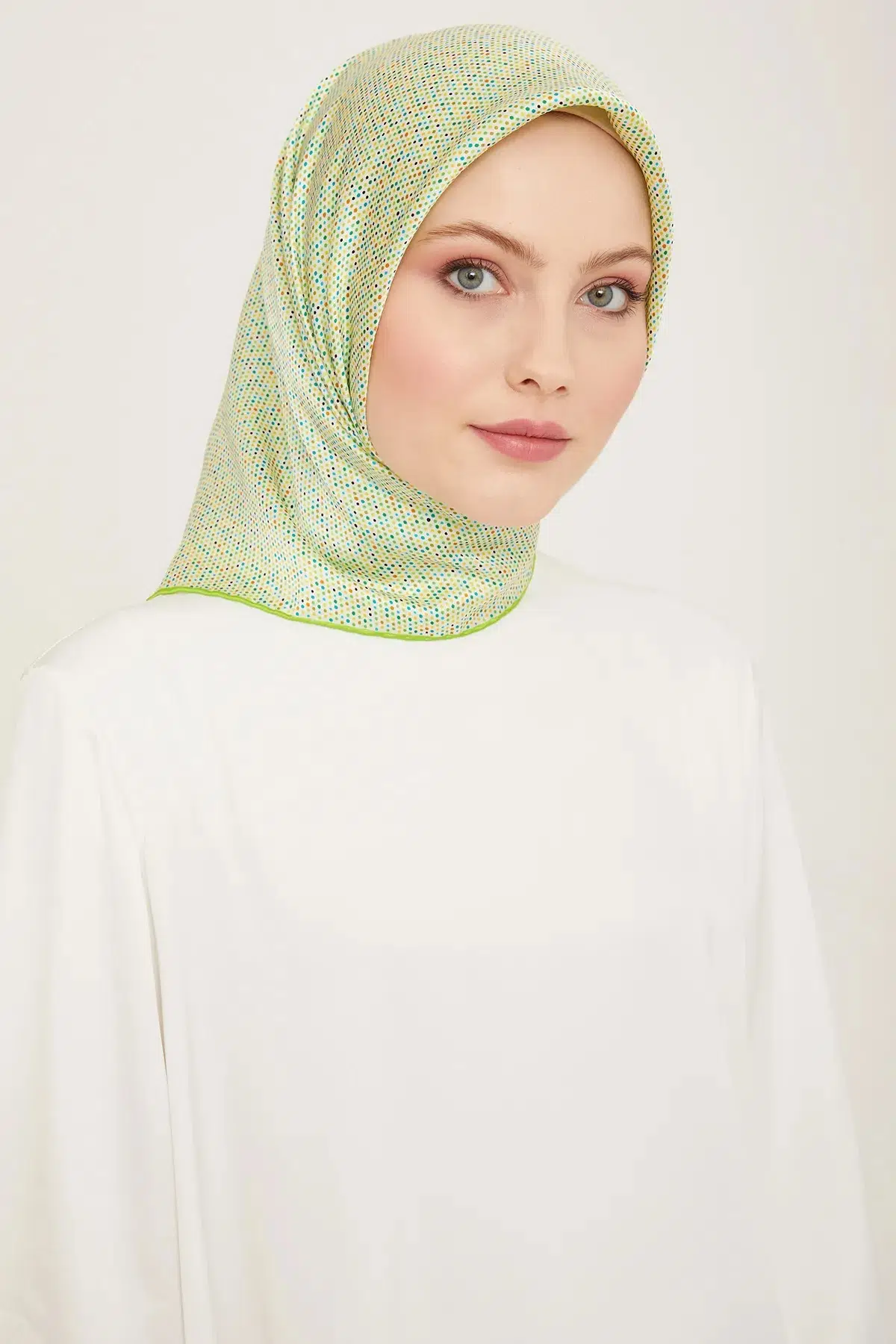 9113 ARMİNE EŞARP - 01