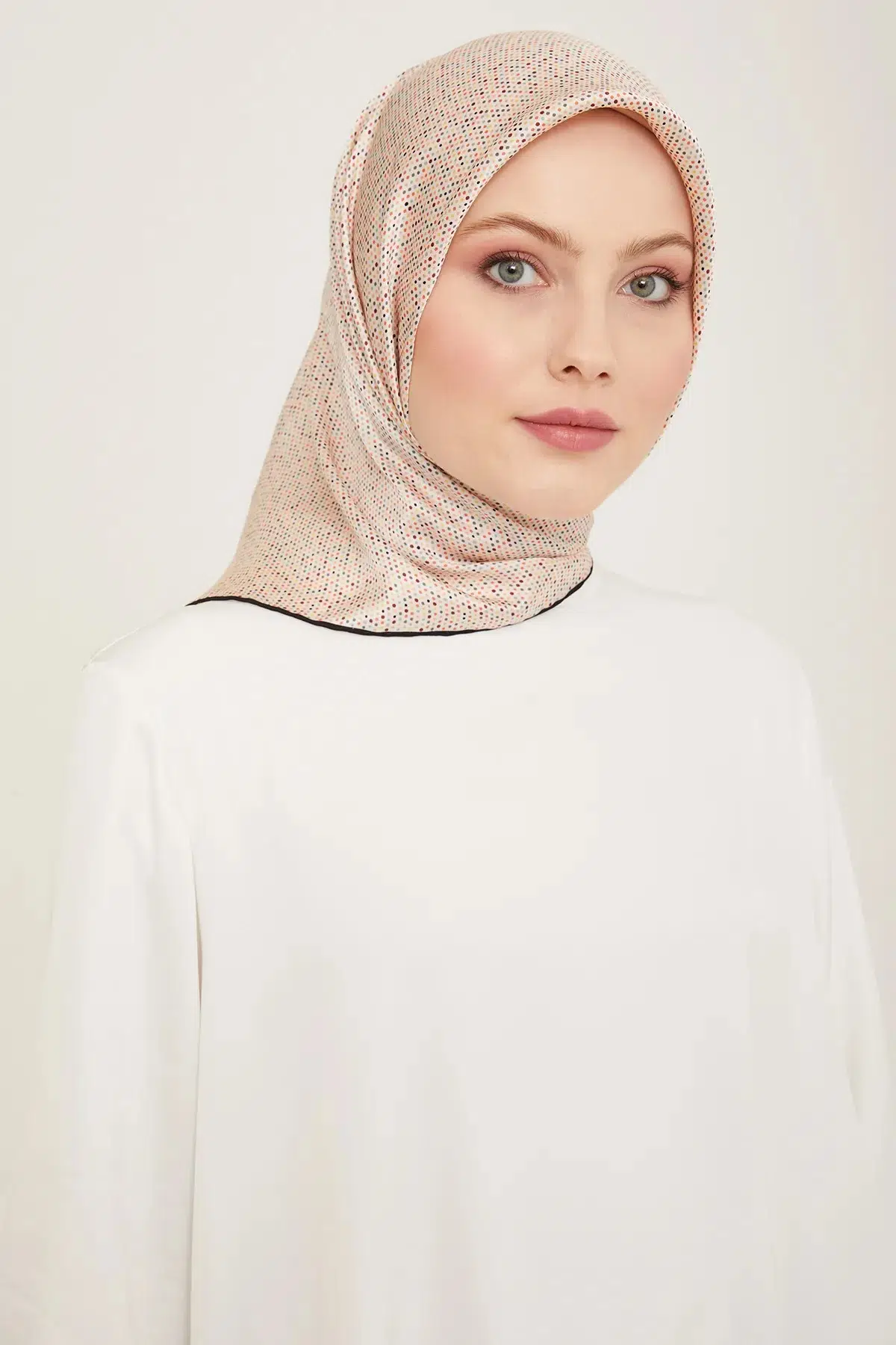 9113 ARMİNE EŞARP - 82