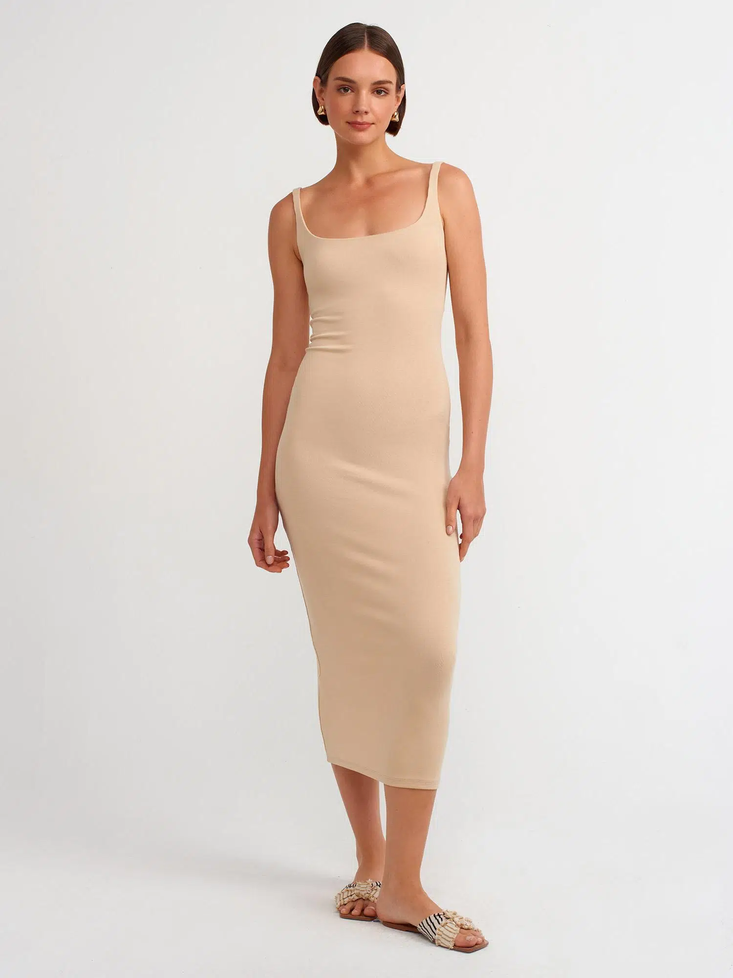 91172 DİLVİN ASKILI KARE YAKA MİDİ ELBİSE