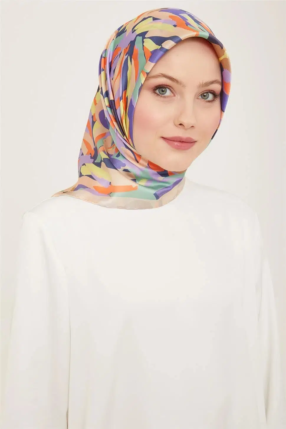 9140 ARMİNE EŞARP - 81