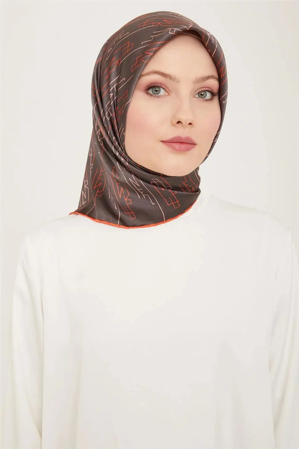 9142 ARMİNE EŞARP - 50