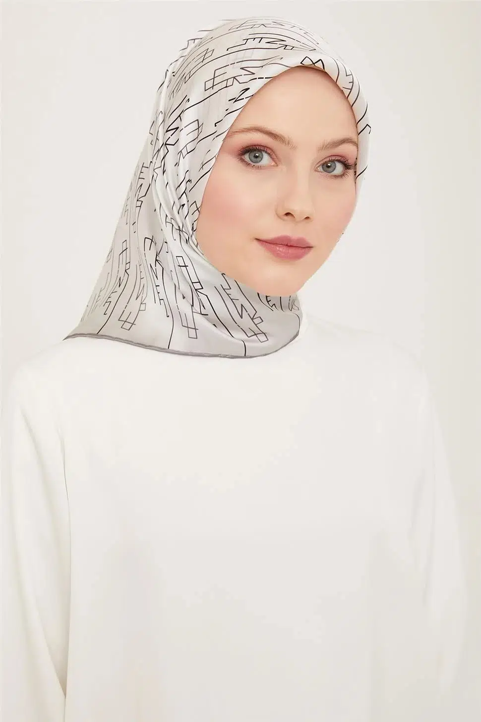 9142 ARMİNE EŞARP - 01