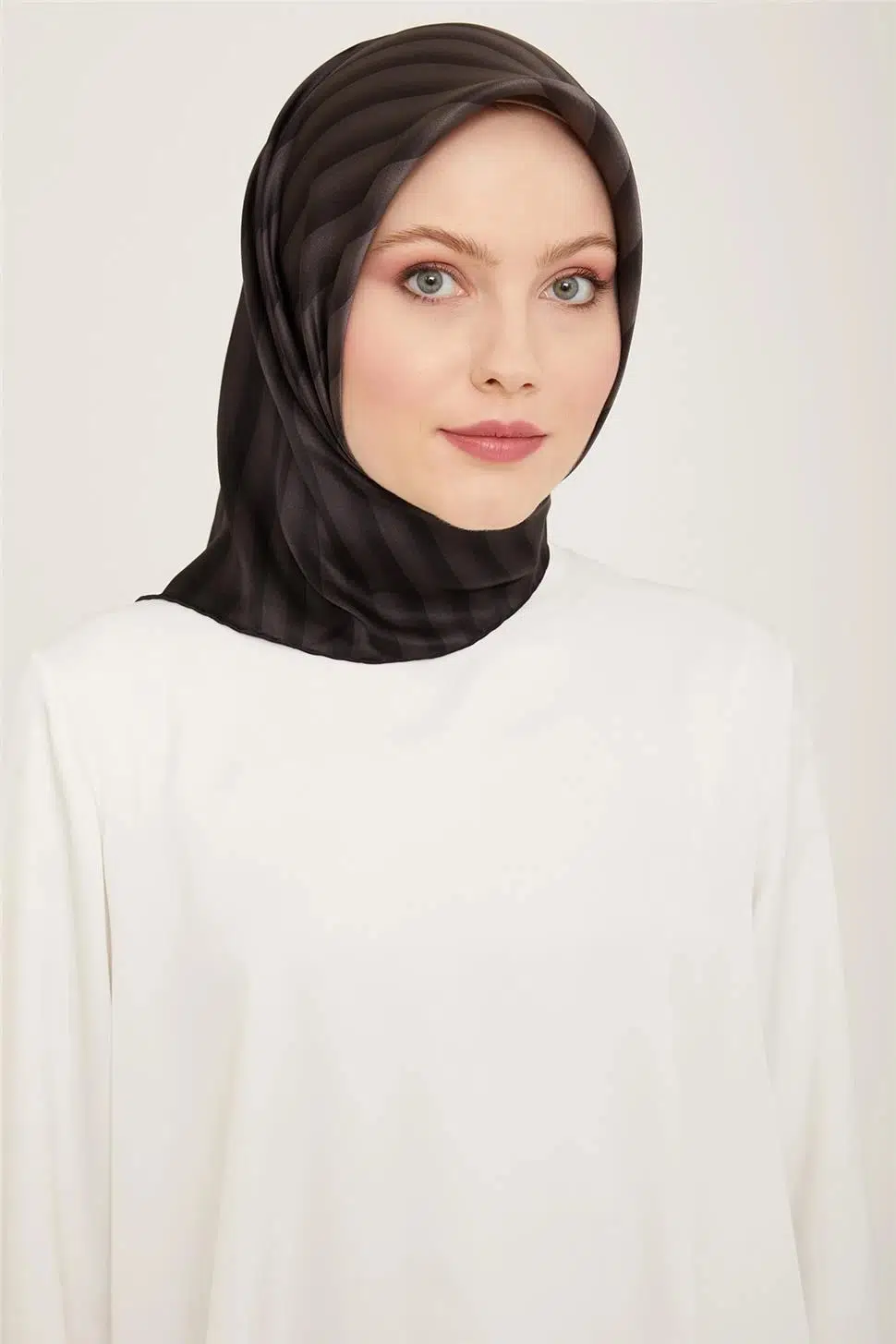 9150 ARMİNE EŞARP - 85