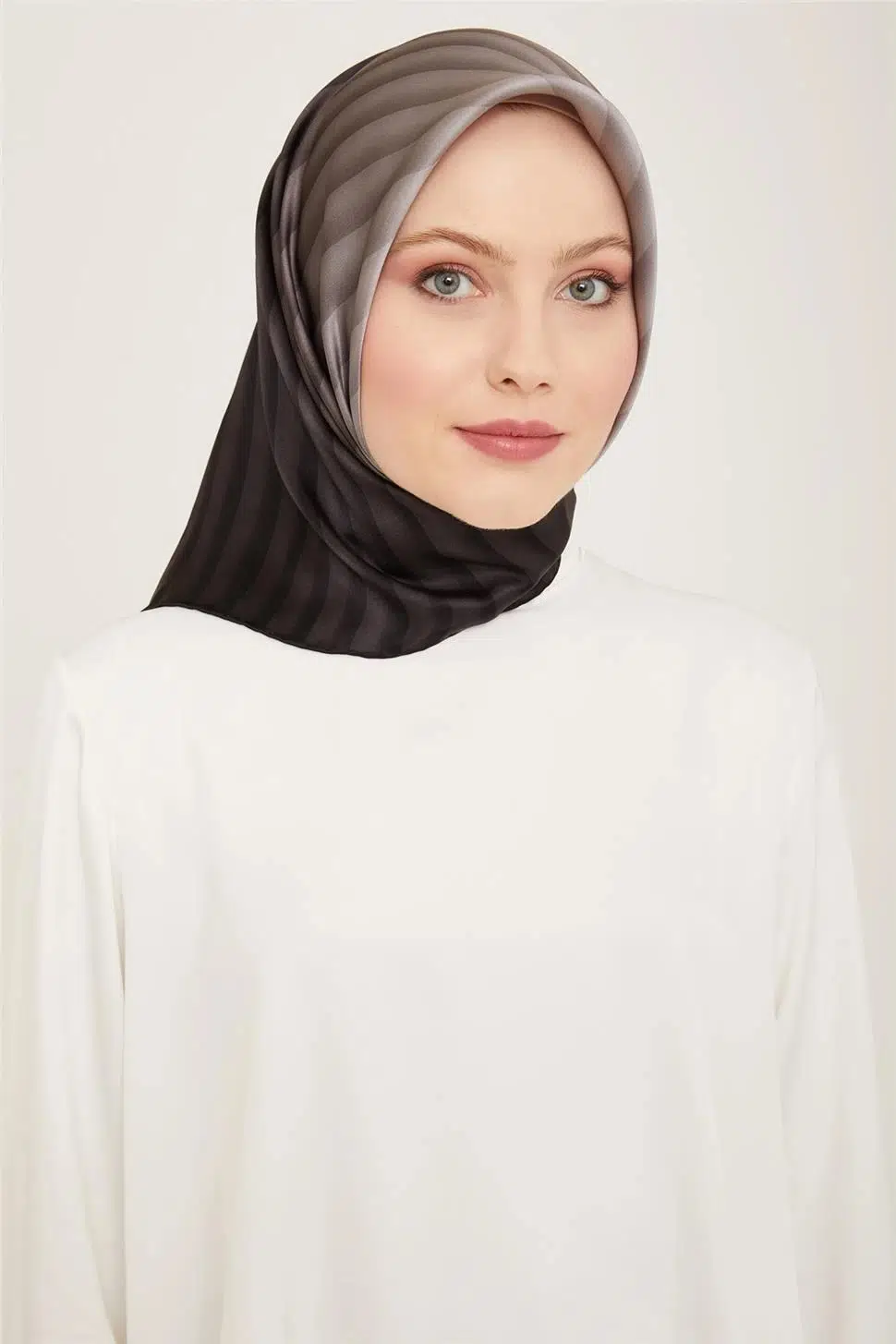 9150 ARMİNE EŞARP - 88