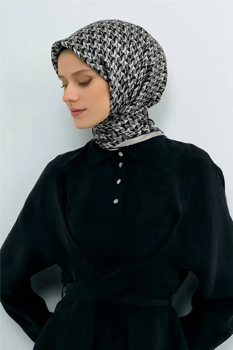 9556 ARMİNE SAF İPEK EŞARP