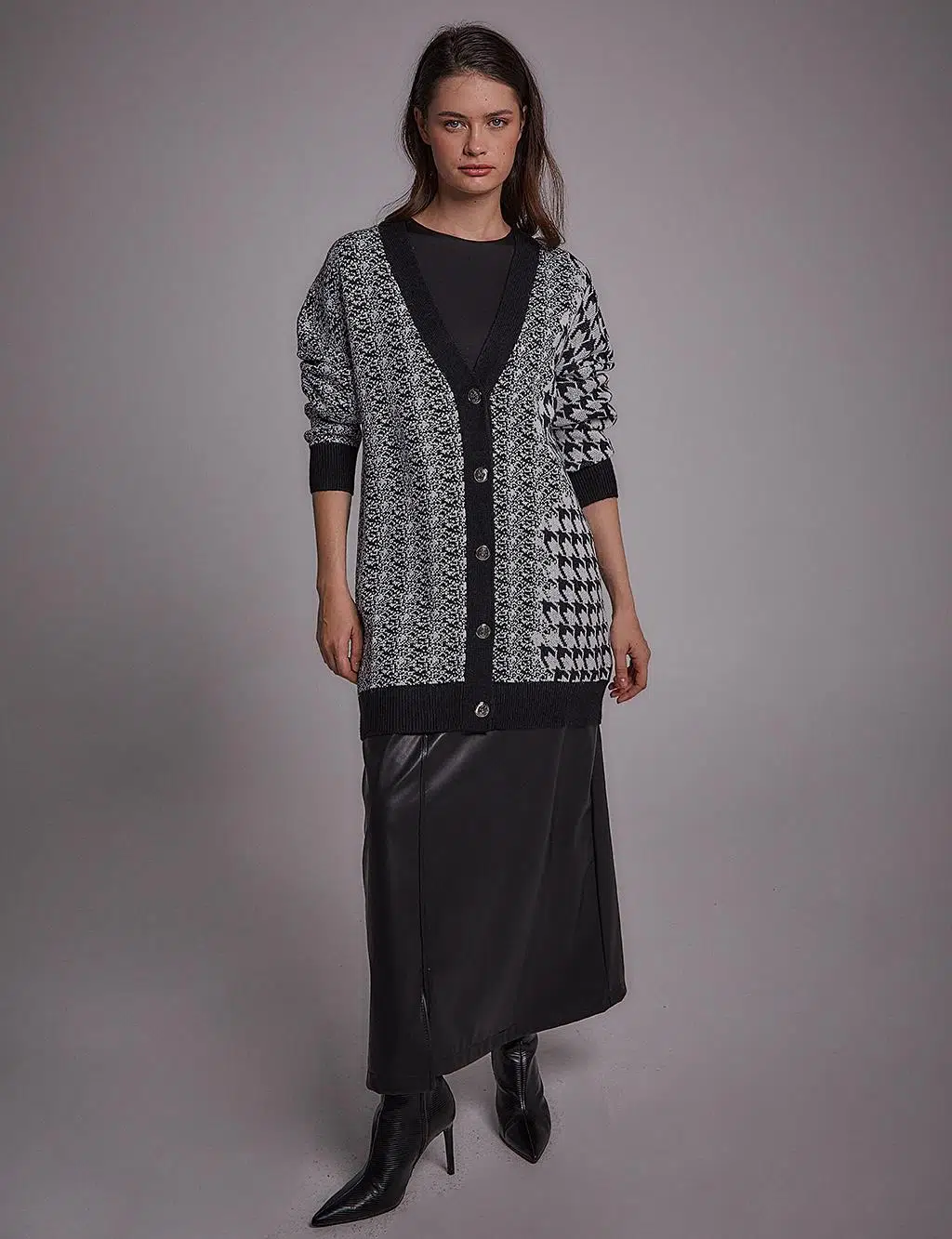 KA-A23-TRK128 KAYRA TRİKO HIRKA - SİYAH-OPTİK BEYAZ