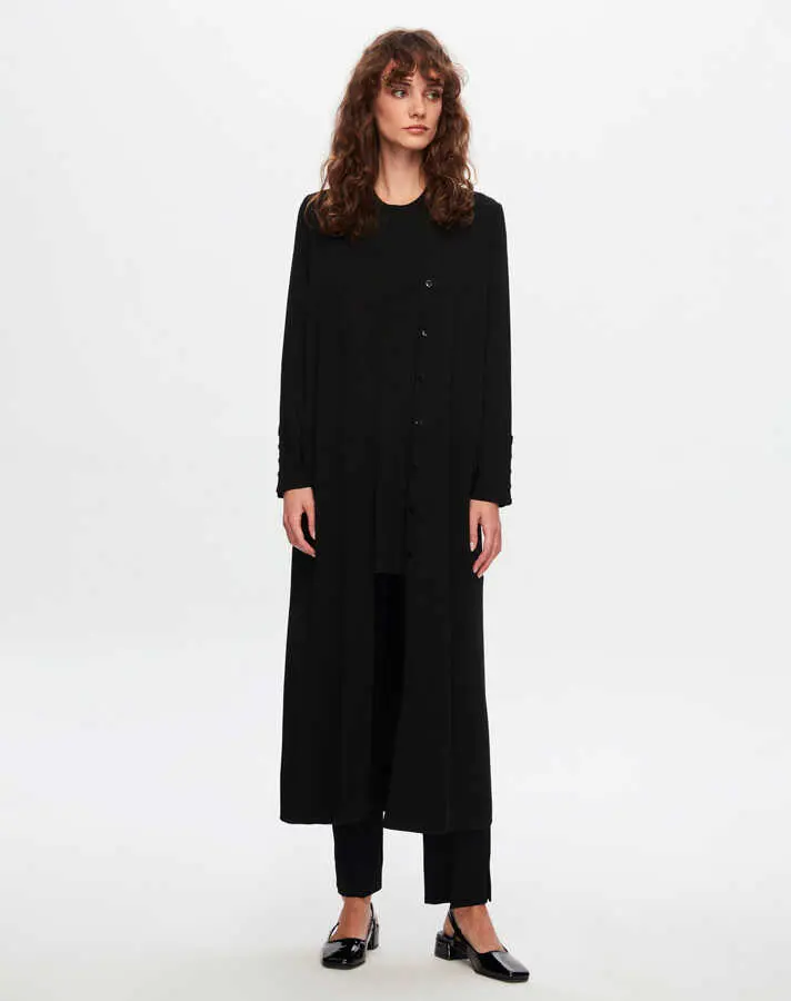 T24Y-9021 MISSDALIDA TEMİZ KESİM DÜZ RENK DÜĞMELİ HIRKA - BLACK