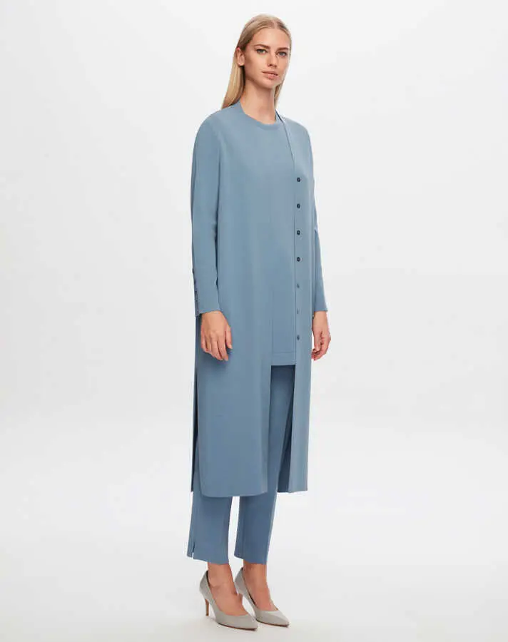 T24Y-9021 MISSDALIDA TEMİZ KESİM DÜZ RENK DÜĞMELİ HIRKA - BLUE